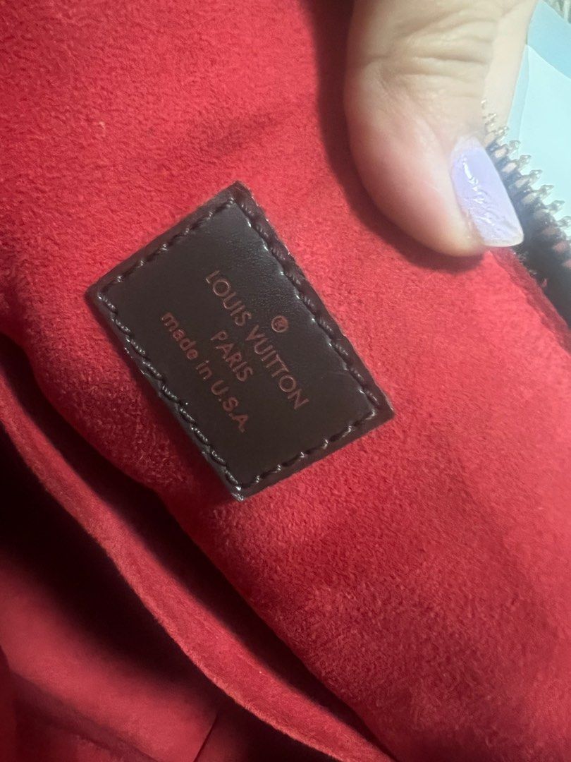 Authentic Trevi LV (Category: Luxury Bags & Wallets) located in Malolos. Submitted by zcess04 (Listing ID 1386143499, Image 3). Description: Trevi Personal Preloved .