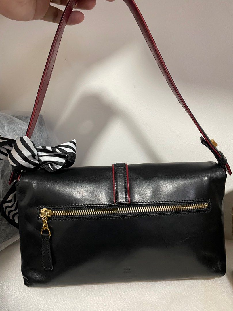 Authentic Vintage Kate Spade kili (Category: Luxury Bags & Wallets) located in Guiguinto. Submitted by prelovedinc2024 (Listing ID 1386039404, Image 3). Description: guaranteed authentic, bought in Japan Vintage - with signs of use. scratches size: 10x5.5x3.5”.