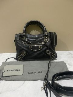 (Kategori: ) berada di . Dikirim oleh razhbags (ID iklan 1386133921, Gambar 1). Deskripsi: .