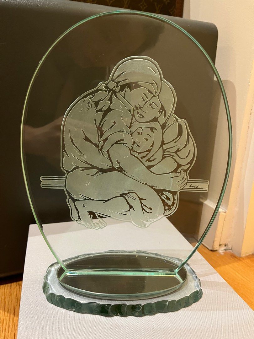 Bencab Holy Family 2005 (Category: Vintage Collectibles) located in Quezon City. Submitted by kon.mari.8 (Listing ID 1386107704, Image 1). Description: BENCAB (B. 1942) Holy Family Signed (middle right) and undated Limited Edition Glass etching 1559/2500 27.5 x 20 cm (11 x 9 in) Accompanied by a Certificate of Authenticity and box.