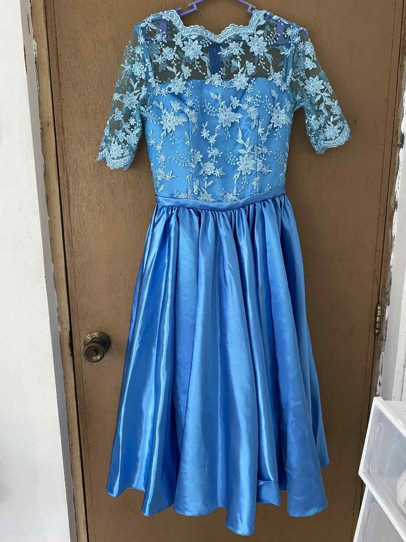 blue prom dress satin (Category: Evening dresses & gowns) located in Manila. Submitted by 888declutters (Listing ID 1386067485, Image 2). Description: used once for prom tailored for 3k made of high quality satin Measurements: Length -42.5 inches Width- 14.5 inches helping tags: prom gown, prom dress, js gown, js dress, blue dress, blue gown, satin gown.