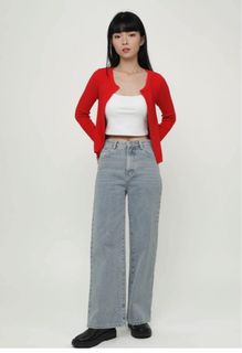 (Category: ) located in . Submitted by shoptarocloset (Listing ID 1386120184, Image 1). Description: .