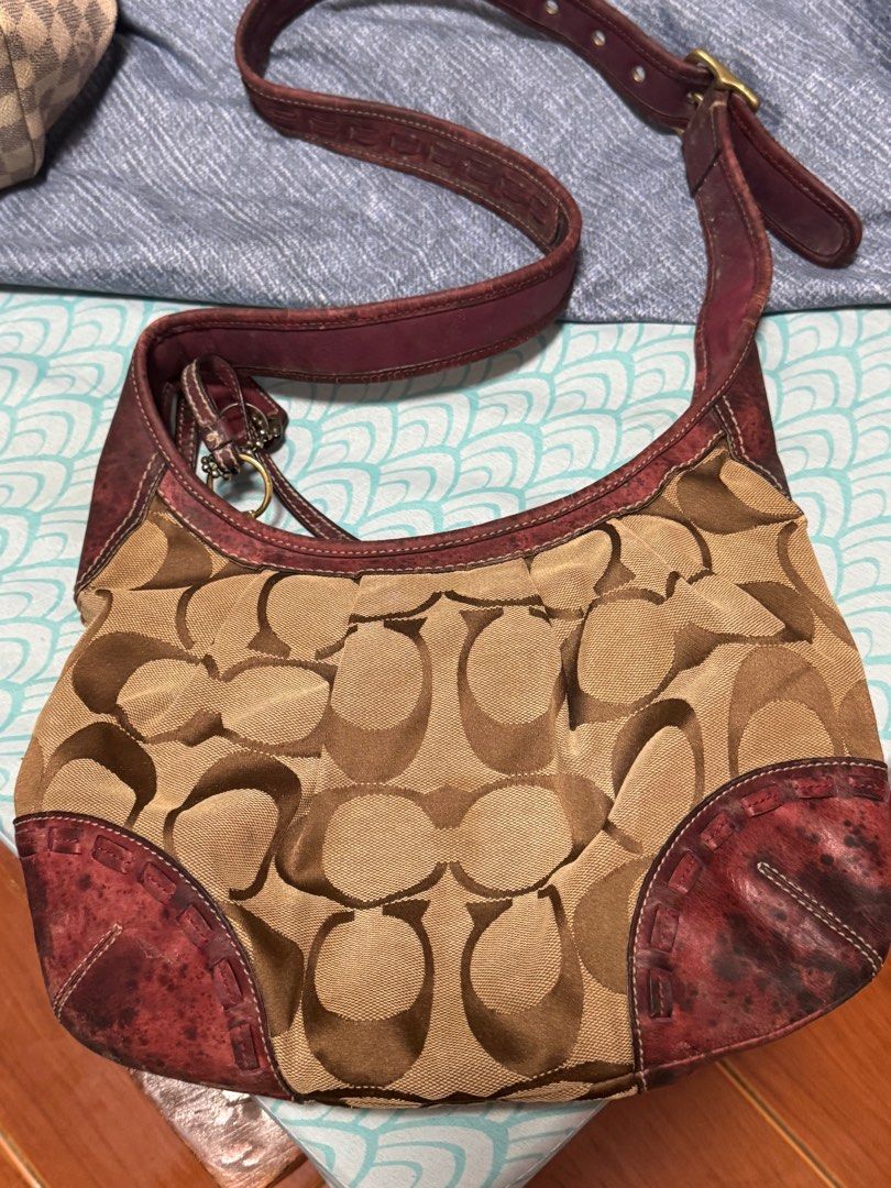 Bundle 2: Vintage / Ragged Luxury Bag (Category: Shoulder Bags) located in Mandaluyong City. Submitted by haidwii (Listing ID 1386150226, Image 1). Description: LV Damier Azur Totally PM - Used and abused Coach Red & Brown Hobo Bag - Used & abused Fixed price. Can only be bought by pair..