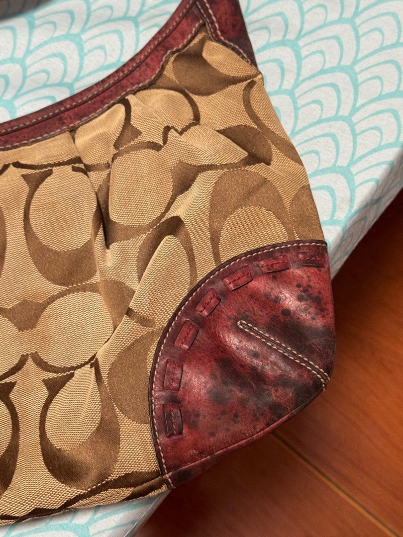 Bundle 2: Vintage / Ragged Luxury Bag (Category: Shoulder Bags) located in Mandaluyong City. Submitted by haidwii (Listing ID 1386150226, Image 2). Description: LV Damier Azur Totally PM - Used and abused Coach Red & Brown Hobo Bag - Used & abused Fixed price. Can only be bought by pair..