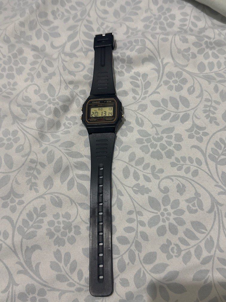 Casio F-91W Original (Category: Men's Watches) located in Pateros City. Submitted by turtleyhappy (Listing ID 1386136371, Image 1). Description: .