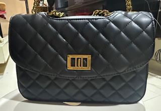 (Category: ) located in . Submitted by bellapoopy (Listing ID 1386144064, Image 1). Description: .