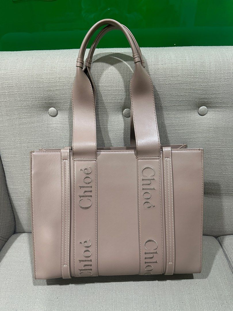 Chloe Woody Tote Medium (Leather) (Category: Luxury Bags & Wallets) located in Makati City. Submitted by muffinstuffins (Listing ID 1386043613, Image 1). Description: Got this from Adora Greenbelt 5 for 100k .