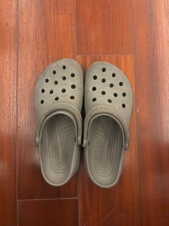 (Category: ) located in . Submitted by shopmik4scloset (Listing ID 1386146530, Image 1). Description: .