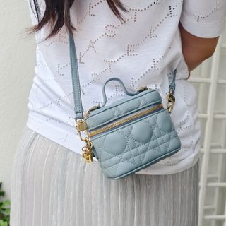 (Category: ) located in . Submitted by luxuryvintage (Listing ID 1386184308, Image 1). Description: .
