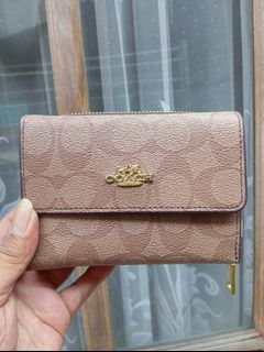 (Kategori: ) berada di . Dikirim oleh adityaputriismarini (ID iklan 1386032573, Gambar 1). Deskripsi: .