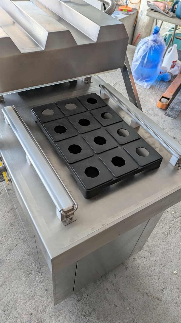 Double chamber vacuum sealer DZ400 (Category: Cleaning Tools & Supplies) located in Valenzuela. Submitted by eightlife_equipment (Listing ID 276154702, Image 2). Description: OTHER AVAILABLE PRODUCTS: • Vacuum Bags • Hand Sealer All Metal Series • Foot Sealer Series • Band Sealer • Induction Sealer Series • Shrink Machine Series • Coding and Labeling Machines • Air Compressor • Weighing Scale • Manual Forklift Pallet Stacker • Hot Chocolate Machi