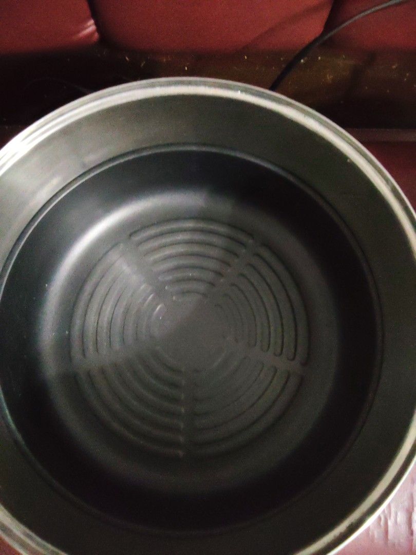 Dowell Turbo Broiler (Category: Cookware & Accessories) located in Marikina City. Submitted by KanamiFinds (Listing ID 1386185294, Image 2). Description: reason for selling - not using it.
