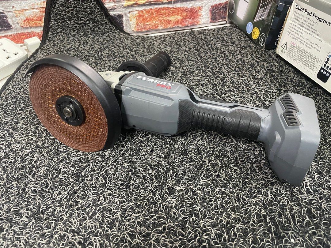 Ferrex 20v brushlesa angle grinder (Category: Construction Tools & Equipment) located in Pasay City. Submitted by enrico_appliances (Listing ID 1386120468, Image 1). Description: battery operated working condition no problems with unit battery not included negotiable for sure buyer.
