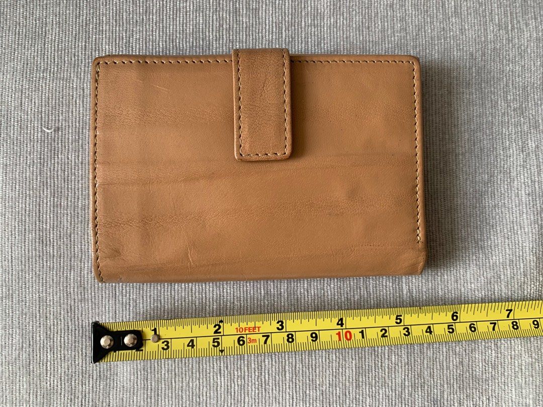 Fino wallet (Category: Wallets & Card holders) located in Mandaluyong City. Submitted by houseof1980 (Listing ID 1386077051, Image 1). Description: Leather wallet.