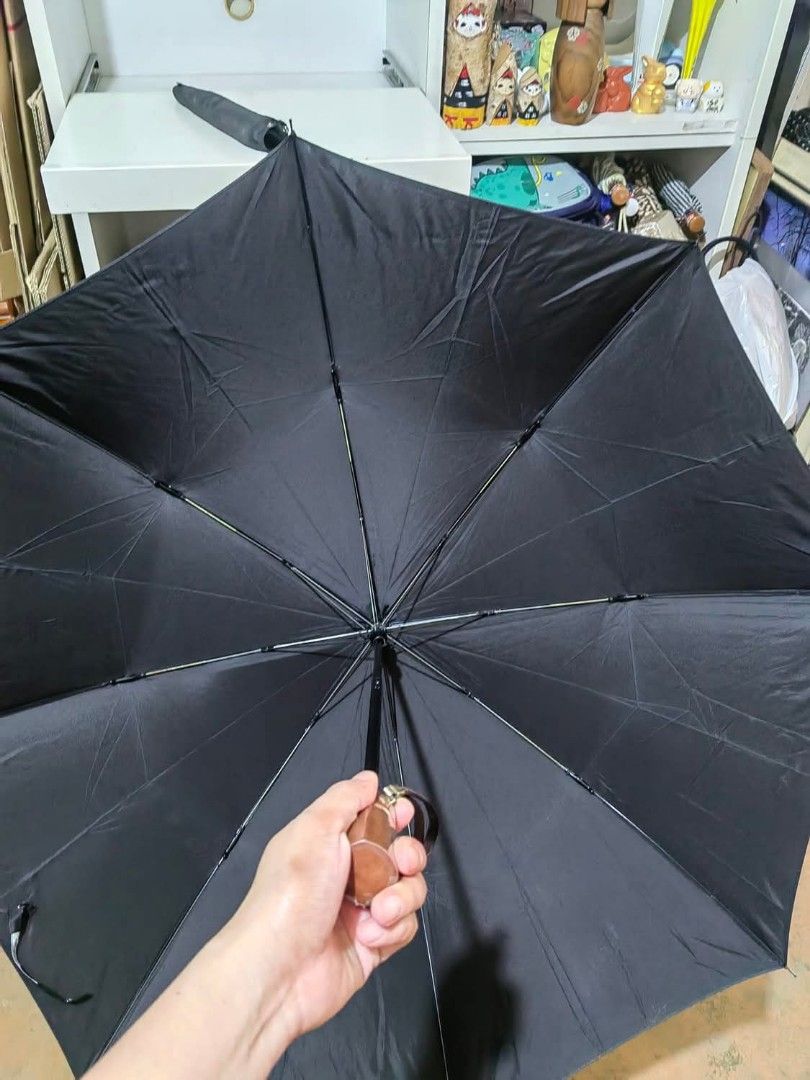 Foldable Umbrella (Category: Umbrellas) located in Cebu City. Submitted by dudes_villanueva (Listing ID 1386123648, Image 3). Description: Foldable Umbrella In excellent condition Brand New Diameter : 37".