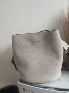 (Kategori: ) berada di . Dikirim oleh putriibella11 (ID iklan 1386109977, Gambar 1). Deskripsi: .