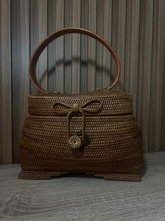 (Kategori: ) berada di . Dikirim oleh thriftalore (ID iklan 1386047504, Gambar 1). Deskripsi: .
