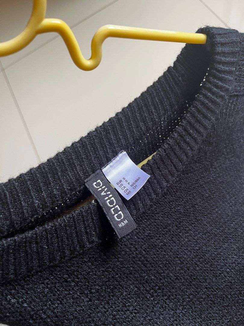 H&M Black sweater (Category: Longsleeves) located in Tacloban City. Submitted by priv_ (Listing ID 1386030953, Image 2). Description: Black H&M Sweater Used once Size: Small- Medium Mop: Gcash Loc: Tacloban City ₱380+sf.