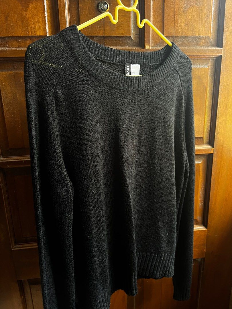 H&M Black sweater (Category: Longsleeves) located in Tacloban City. Submitted by priv_ (Listing ID 1386030953, Image 1). Description: Black H&M Sweater Used once Size: Small- Medium Mop: Gcash Loc: Tacloban City ₱380+sf.