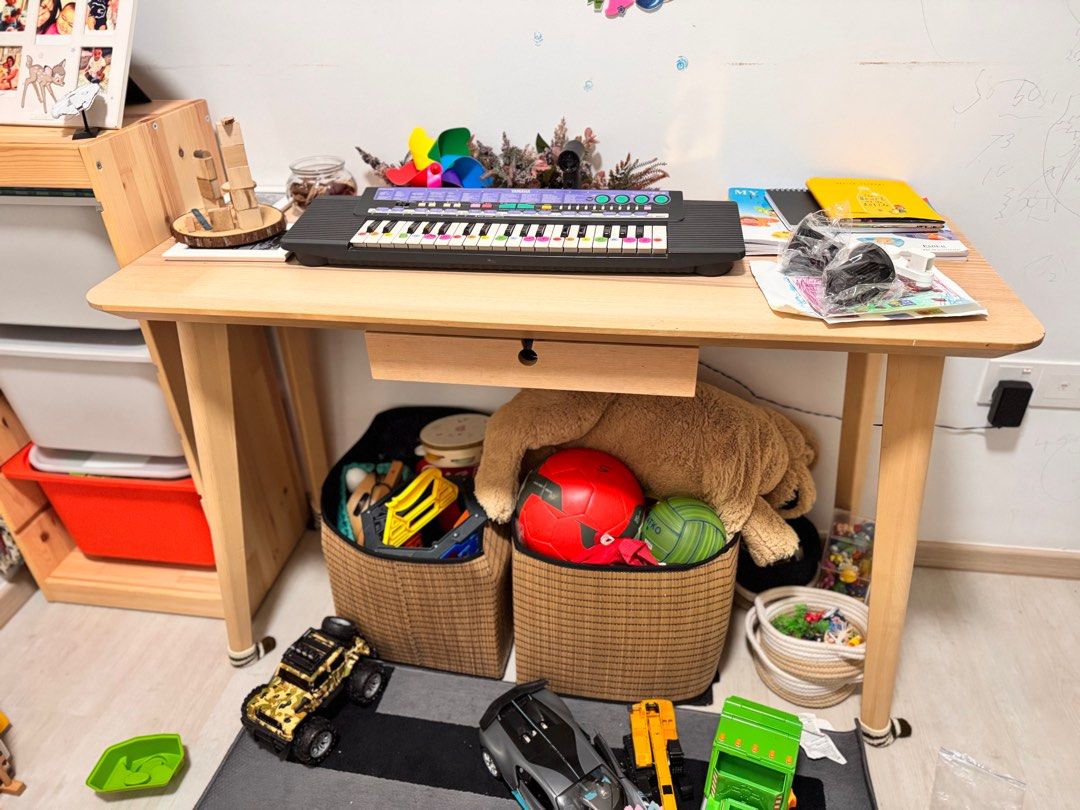IKEA Study Table (Category: Tables & Sets) located in Singapore. Submitted by snehakohli (Listing ID 1386066894, Image 2). Description: .