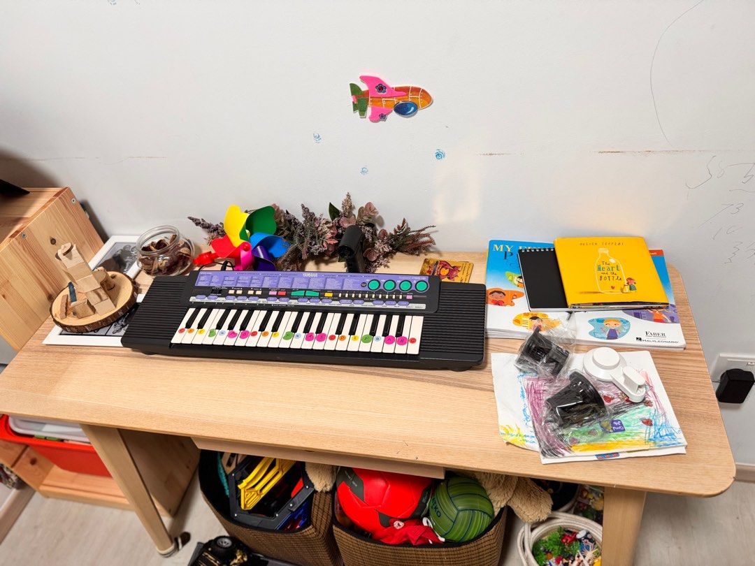 IKEA Study Table (Category: Tables & Sets) located in Singapore. Submitted by snehakohli (Listing ID 1386066894, Image 3). Description: .