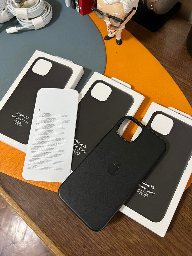 iPhone 13 Magsafe Leather Case [BLACK] (Category: Cases & Sleeves) located in Manila. Submitted by zionmerced (Listing ID 1386112106, Image 1). Description: Pm me available on hand.