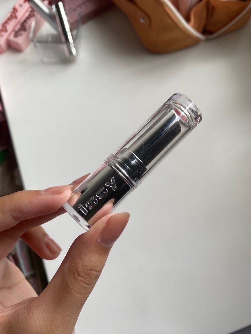 (DECLUTTER SALE) Issy solar balm (prim) (Category: Makeup) located in Mandaluyong City. Submitted by StacesCloset (Listing ID 1386038902, Image 2). Description: .