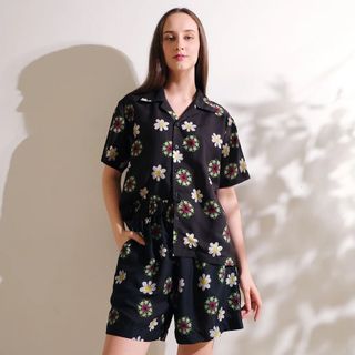 (Kategori: ) berada di . Dikirim oleh pop.preloved (ID iklan 1386133304, Gambar 1). Deskripsi: .