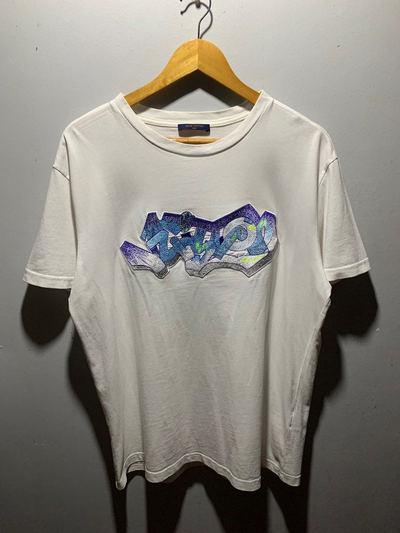 LOUIS VUITTON (Category: Luxury Apparel) located in Butuan. Submitted by rcycl (Listing ID 1386146930, Image 1). Description: 💎LOUIS VUITTON GRAFFTI SIZE:23WIDTH 30LENGTH LARGE TO XL CONDITION:10/10 PRICE:DM ME.
