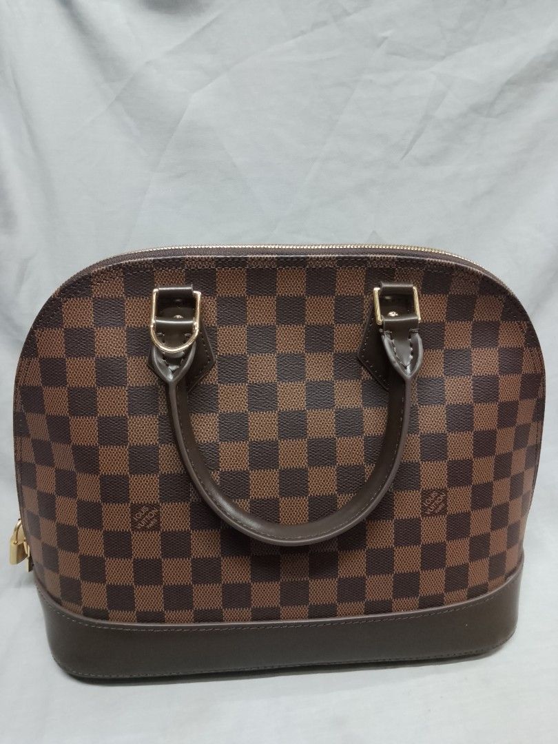 Louis Vuitton Bag (Category: Luxury Bags & Wallets) located in Baguio. Submitted by luxuryitembags (Listing ID 1386074230, Image 3). Description: As good as new Dustbag inclusion Coded Negotiable price.
