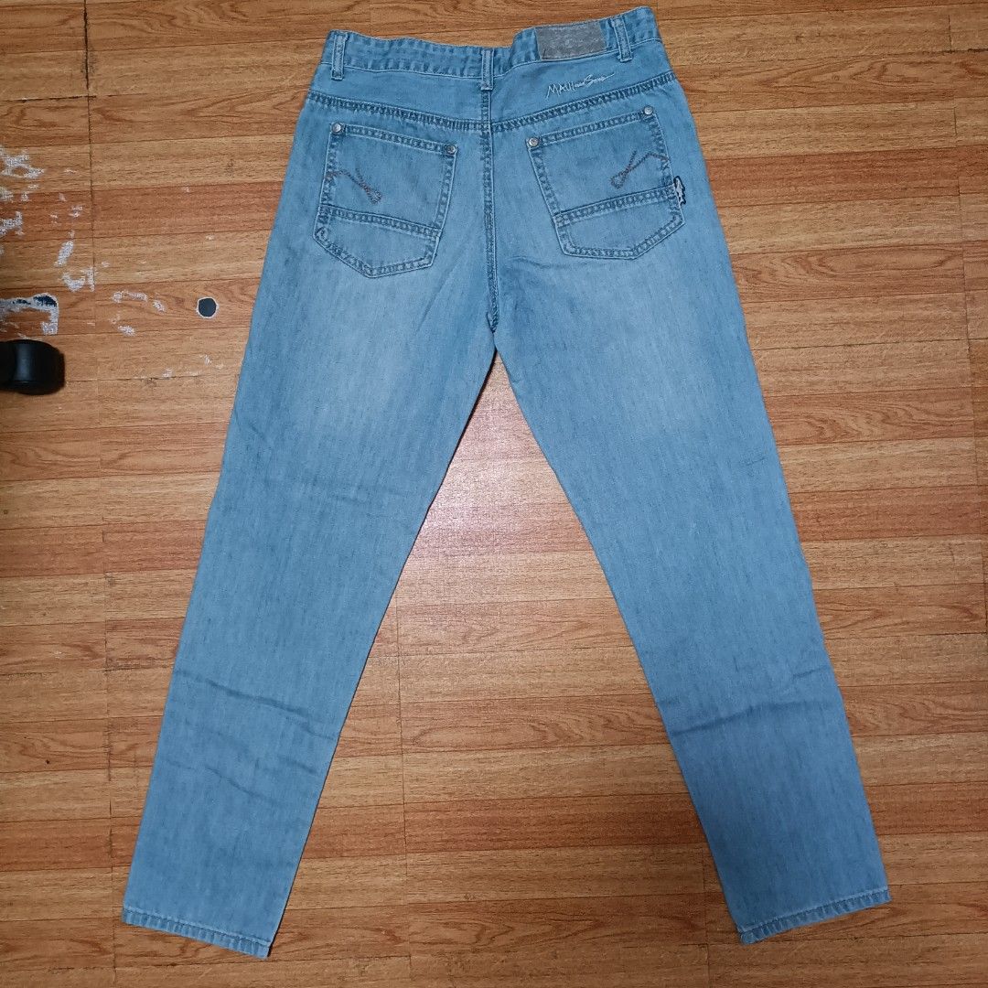 MAUI AND SONS Light Wash Jeans (Category: Jeans) located in Manila. Submitted by kobi_declutter (Listing ID 1386117435, Image 2). Description: Fit: Slim Measurements Waist: 38 cm Thigh: 23 cm Leg Opening: 14 cm Outseam Length: 95 cm Inseam: 71 cm RFS: Decluttering Wardrobe.