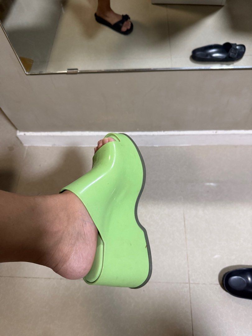 MELISSA PATTY AD AO706 GREEN (Category: Flats & Sandals) located in Muntinlupa City. Submitted by childofmeme (Listing ID 1386061545, Image 3). Description: Worn a couple times 100% Authentic, store bough in ATC No box US Size 6, fits a size EU 36 perfectly RFS: Decluttering.