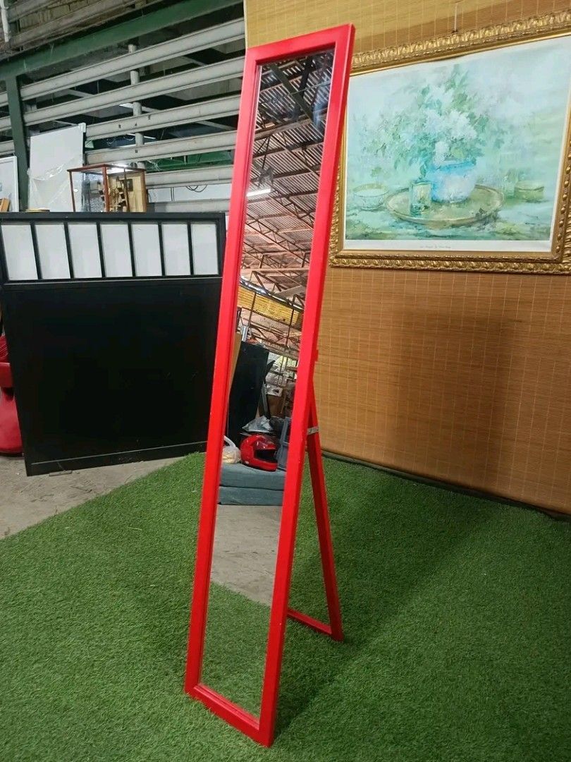 Mirror Stand (Category: Mirrors) located in Quezon City. Submitted by matetdevis13 (Listing ID 1386110660, Image 2). Description: Mirror Stand / Whole Body Mirror Solid Wood, Standalone Price : 2200 59 inches height In good condition Code HOMEBOSS.