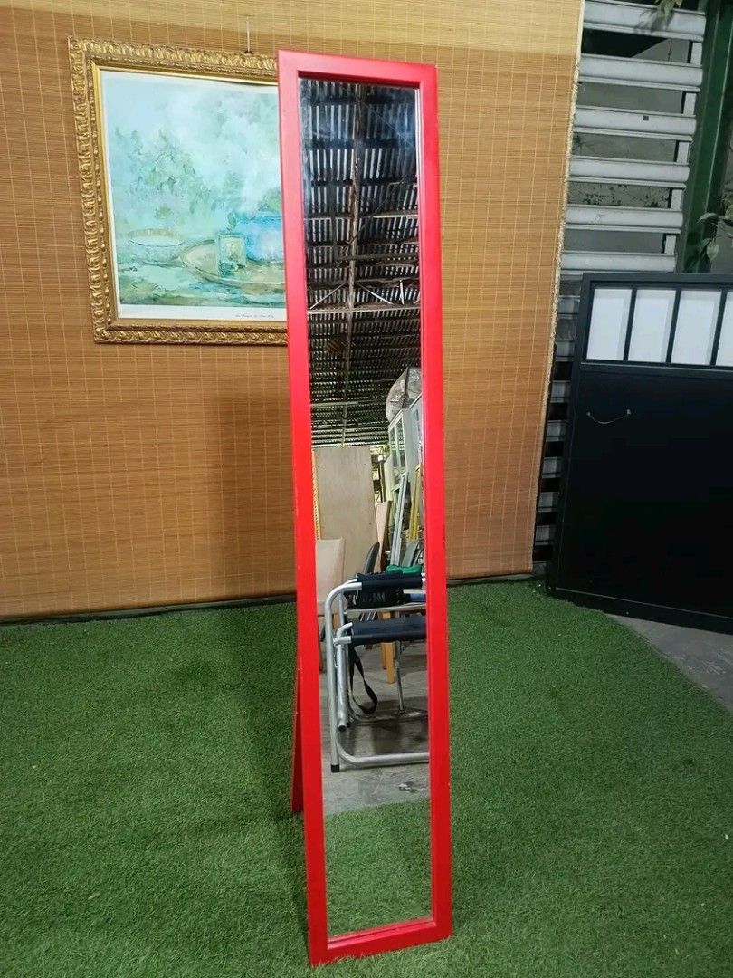 Mirror Stand (Category: Mirrors) located in Quezon City. Submitted by matetdevis13 (Listing ID 1386110660, Image 1). Description: Mirror Stand / Whole Body Mirror Solid Wood, Standalone Price : 2200 59 inches height In good condition Code HOMEBOSS.