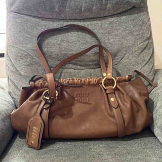 (Category: ) located in . Submitted by luxfindsbyhbd (Listing ID 1386086407, Image 1). Description: .