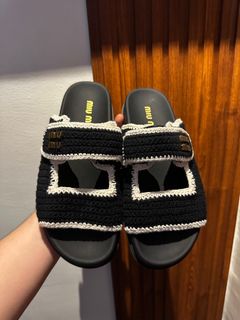 (Category: ) located in . Submitted by ceraken_luxpreloved (Listing ID 1386109582, Image 1). Description: .
