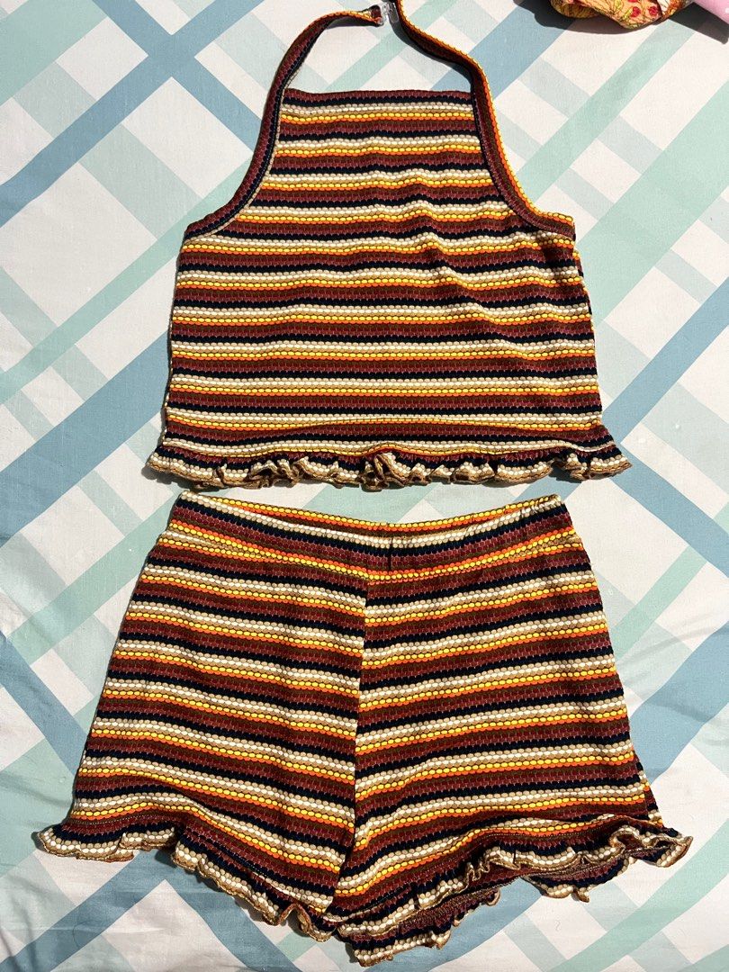 Next brand set for kids size 9-10 (Category: Babies & Kids Fashion) located in Catbalogan. Submitted by declutterfind (Listing ID 1386044515, Image 1). Description: With flaw sa lock sa halter but excellent condition ung fabric.