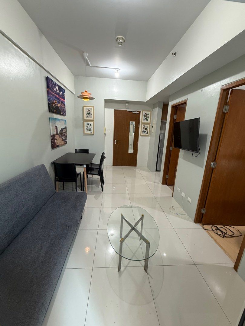 One Bedroom - Central Park West (Category: Apartments & Condos) located in Manila. Submitted by philrental (Listing ID 1386051797, Image 1). Description: Fully Furnished One-Bedroom Unit at Central Park West Located in one of the prestigious developments of Megaworld, this stylish one-bedroom unit offers comfort and convenience in the heart of the city. Unit Features: • Double-size bed plus a sofa bed for a child or guest • Dining table for four 