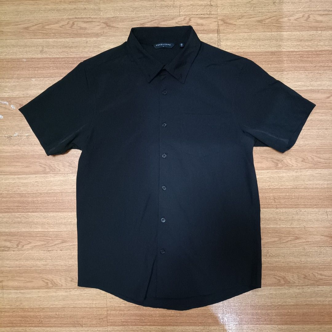 PENSHOPPE Black Regular Fit Polo (Category: Tshirts & Polo Shirts ) located in Manila. Submitted by kobi_declutter (Listing ID 1386118760, Image 1). Description: Size: Small Color: Black Fit: Regular RFS: Decluttering Wardrobe.