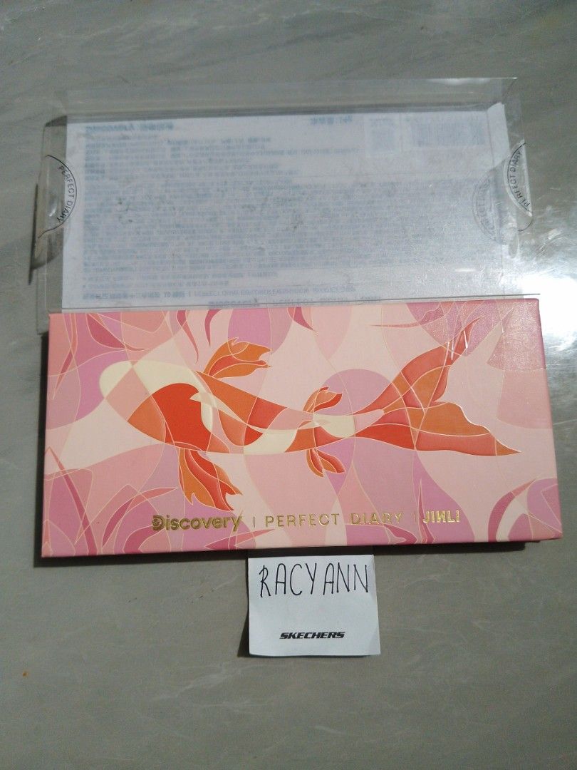Perfect Diary 12 pans eyeshadow palette w/brush (Category: Makeup) located in Rizal. Submitted by reyshishibal (Listing ID 1386162102, Image 2). Description: In a very good condition, hindi dirty and intact pa ang film ng mirror - used only on my graduation pictorial and graduation - can send video condi - authentic official, scan the barcode to check authenticity - est sf if jnt: around 50 only SWATCHED ONLY SHADES: - fancy carp -fish scale - lo
