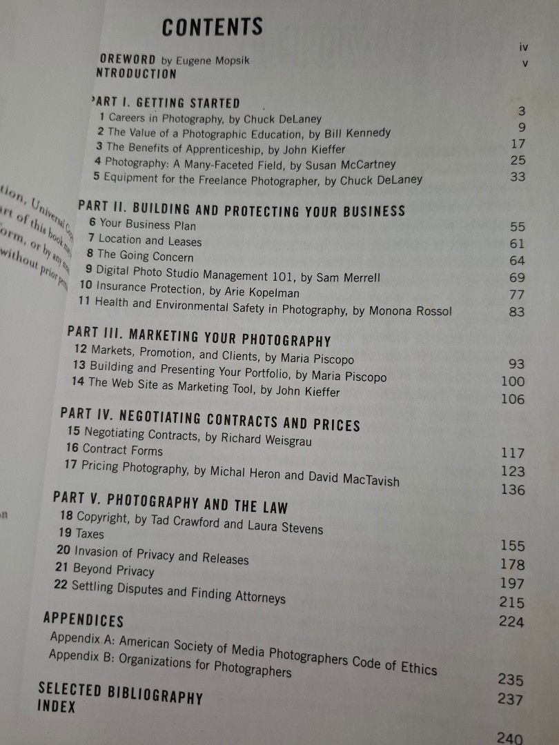Photography book (Category: Magazines) located in Antipolo. Submitted by cychiyo (Listing ID 1386093336, Image 2). Description: Starting your career as a freelance photographer by Tad Crawford like new condition last price posted Php1200 , NOT 1k, etc pay via GCash.