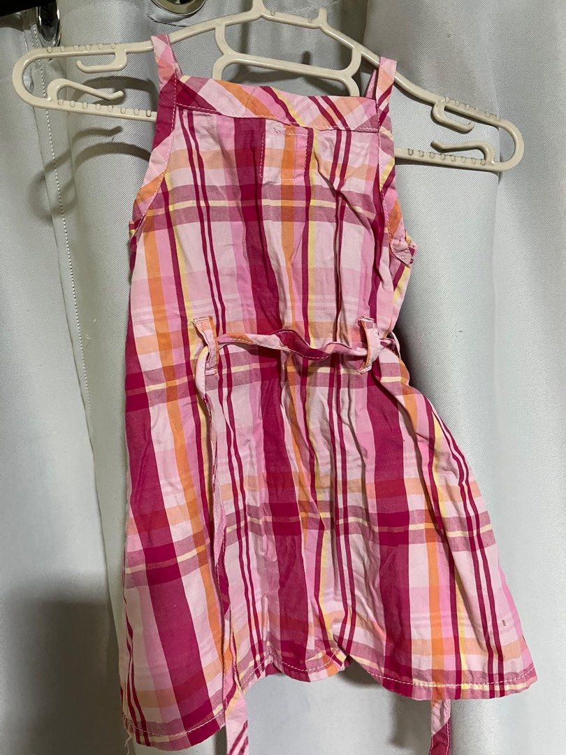 Pink Checkered Dress H&M 9-12M (Category: Babies & Kids Fashion) located in Mexico. Submitted by inthetropics (Listing ID 1386009736, Image 2). Description: Not faded No flaws Brand: H&M 9-12M on tag.