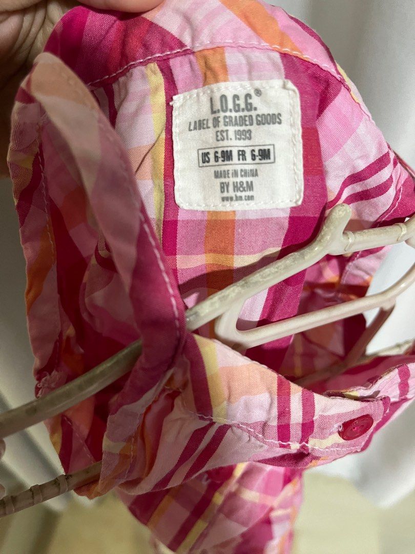 Pink Checkered Dress H&M 9-12M (Category: Babies & Kids Fashion) located in Mexico. Submitted by inthetropics (Listing ID 1386009736, Image 3). Description: Not faded No flaws Brand: H&M 9-12M on tag.