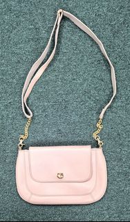 (Category: ) located in . Submitted by zenlee210416 (Listing ID 1386102845, Image 1). Description: .