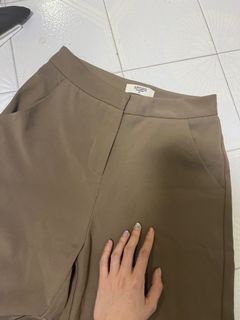 (Category: ) located in . Submitted by flea_thrift (Listing ID 1386057607, Image 1). Description: .