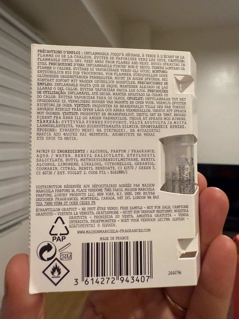 Replica Bubble Bath (Category: Fragrance & Deodorants) located in Mandaluyong City. Submitted by kat.declutters (Listing ID 1386051637, Image 2). Description: Replica sample Bubble Bath 1.2mL Authentic! Brand new and unused.