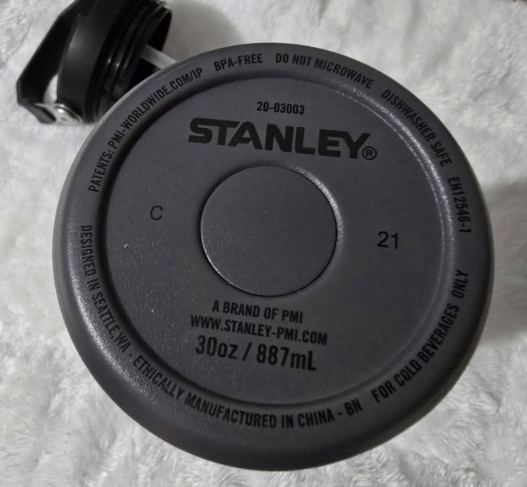 Stanley Ice Flow Flip tumbler (Category: Everything Else Others) located in Quezon City. Submitted by smallblackant (Listing ID 1386044437, Image 3). Description: 30oz /887ml charcoal sf at buyers expense.