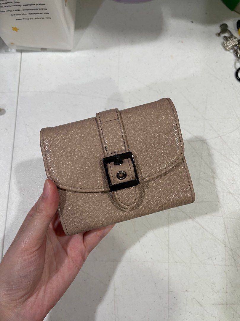 Straightforward Wallet (Category: Wallets & Card holders) located in Manila. Submitted by AB_Merchandiseee (Listing ID 1386164055, Image 1). Description: RFS: Decluttering. Item in excellent condition, used only once. Color may vary slightly due to lighting..