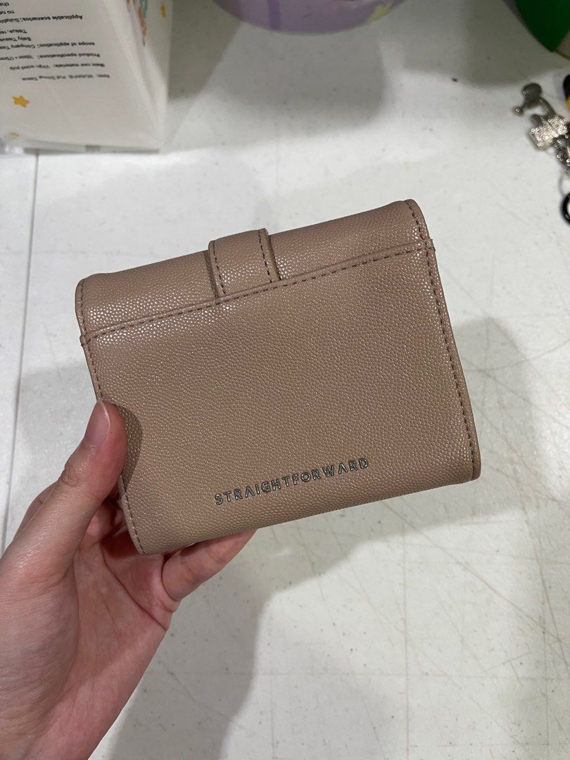 Straightforward Wallet (Category: Wallets & Card holders) located in Manila. Submitted by AB_Merchandiseee (Listing ID 1386164055, Image 3). Description: RFS: Decluttering. Item in excellent condition, used only once. Color may vary slightly due to lighting..