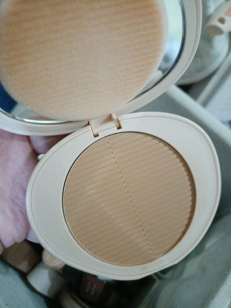 Sunnies Skin So Good powder (Category: Makeup) located in Iloilo. Submitted by primrose_12 (Listing ID 1386144547, Image 3). Description: used once.